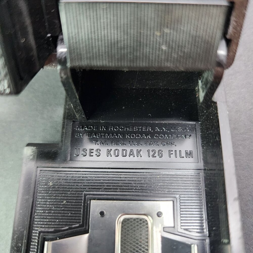 Vintage Kodak Instamic X-15 Film Camera - Not Tested - Sold for Parts Only! - Picture 3 of 9